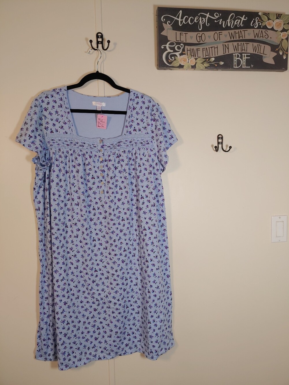 NWOT Secret Treasures 2X 18/20 Blue/periwinkle Floral Nightgown